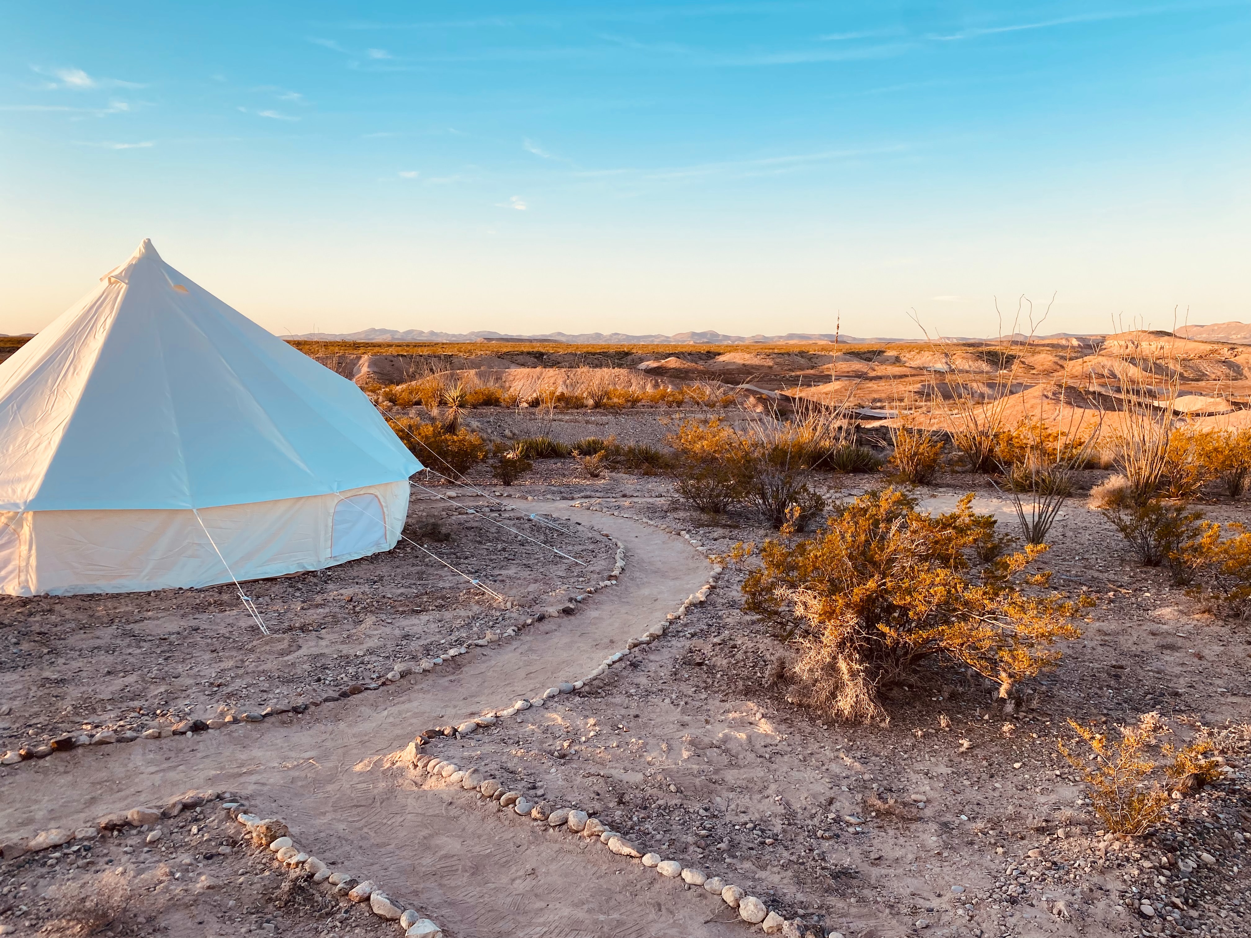 A photograph of the scenic wildnerness in Terlingua, Texas