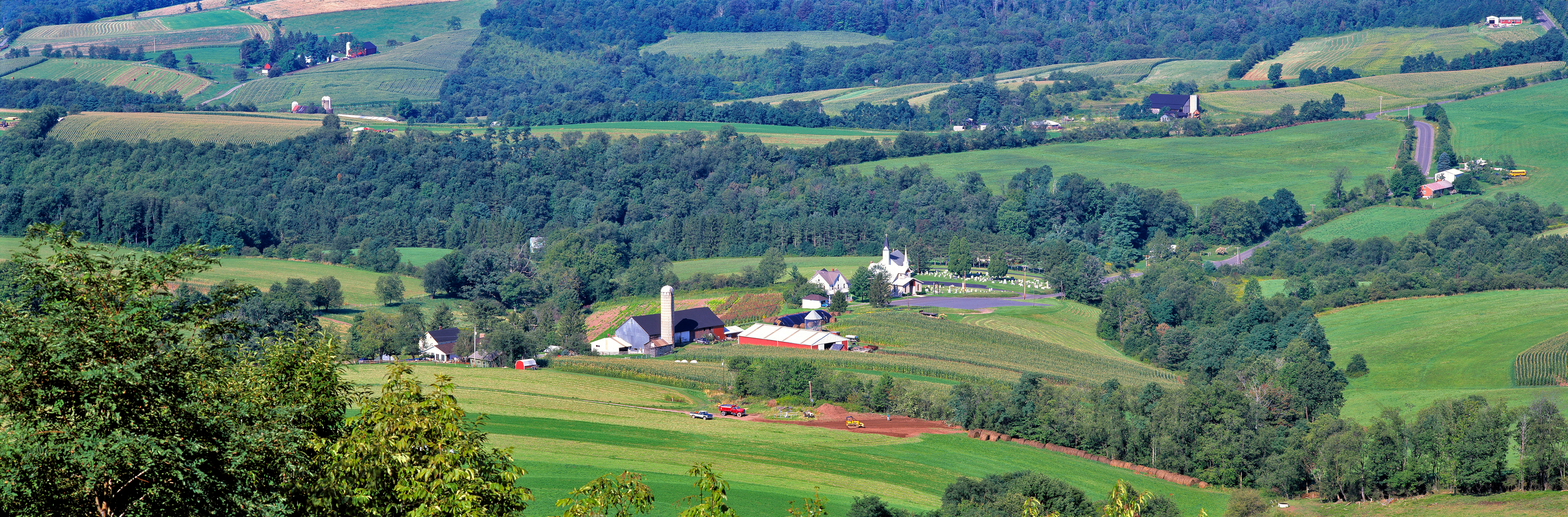 A photograph of the scenic wildnerness in Lewisburg, West Virginia