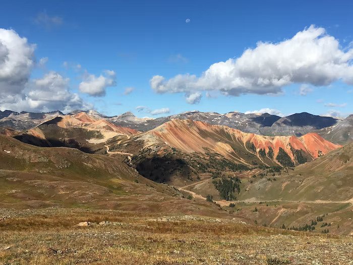 A photograph of the scenic wildnerness in Ouray, Colorado