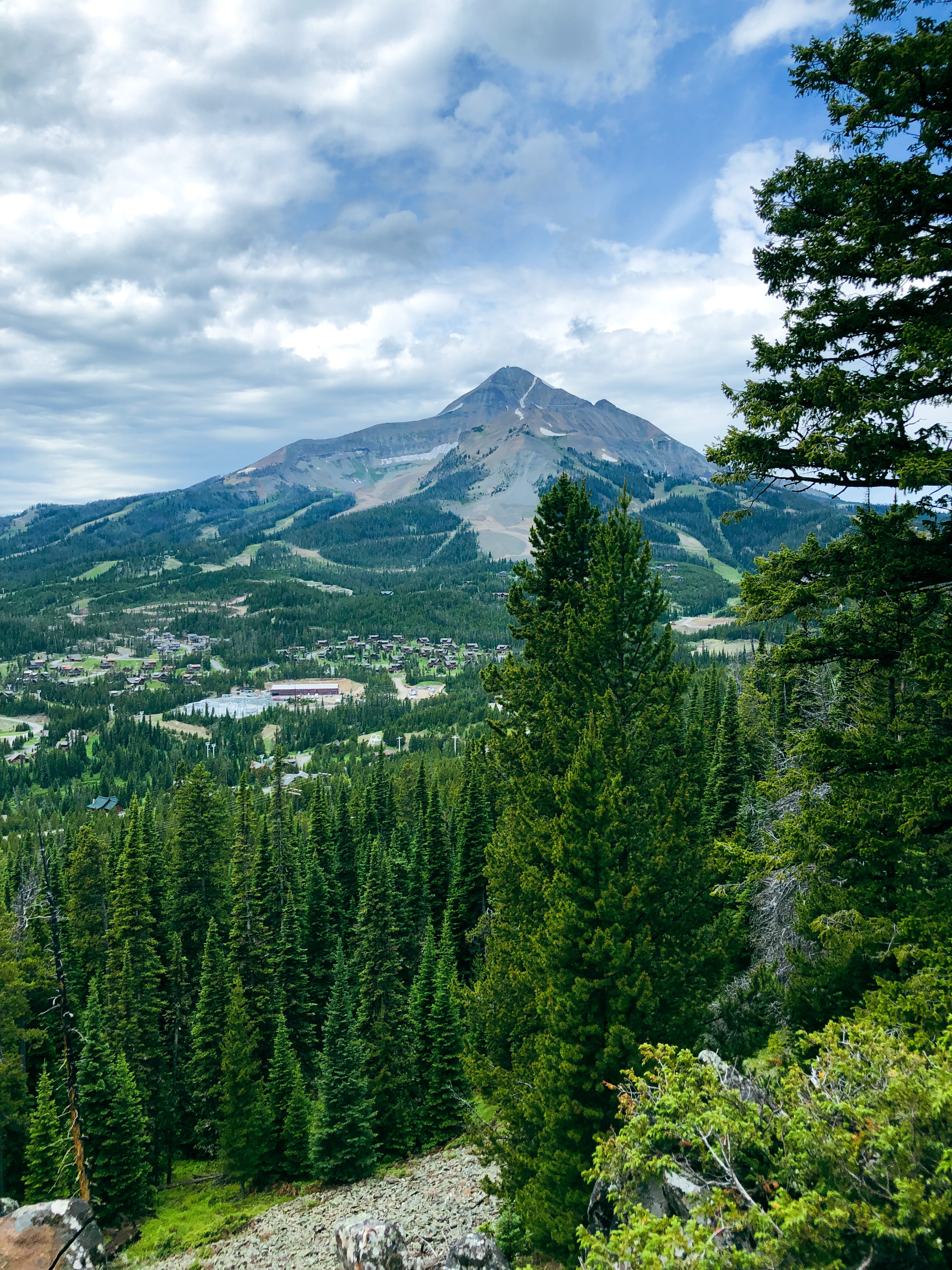 A photograph of the scenic wildnerness in Big Sky, Montana