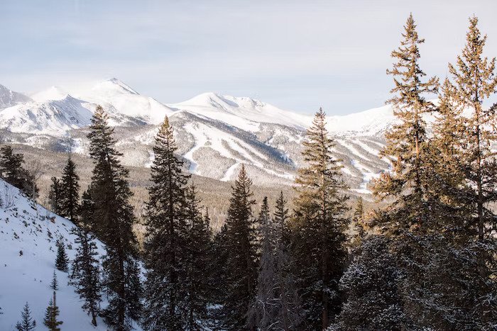 A photograph of the scenic wildnerness in Breckenridge, Colorado