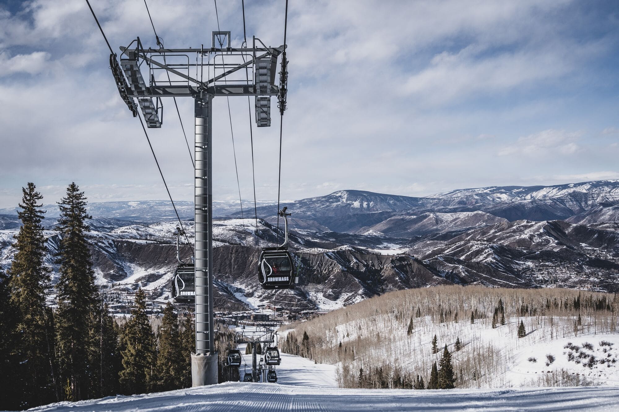 A photograph of the scenic wildnerness in Aspen, Colorado